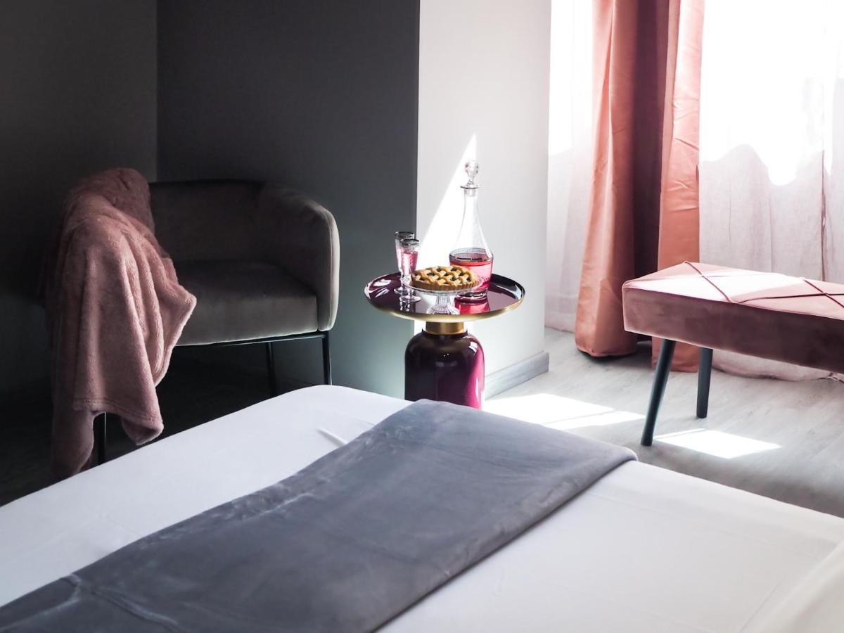 C'Est La Vie Suites Rom Exterior foto