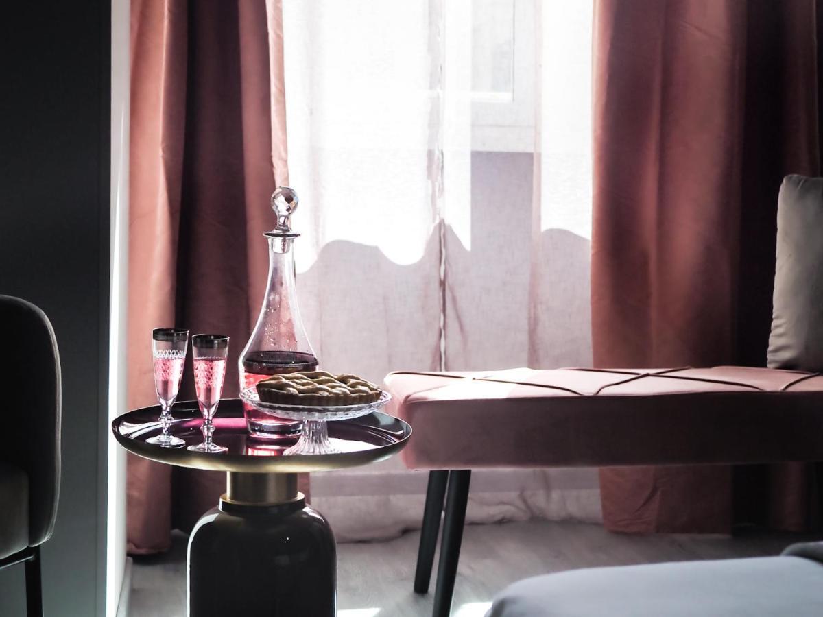 C'Est La Vie Suites Rom Exterior foto